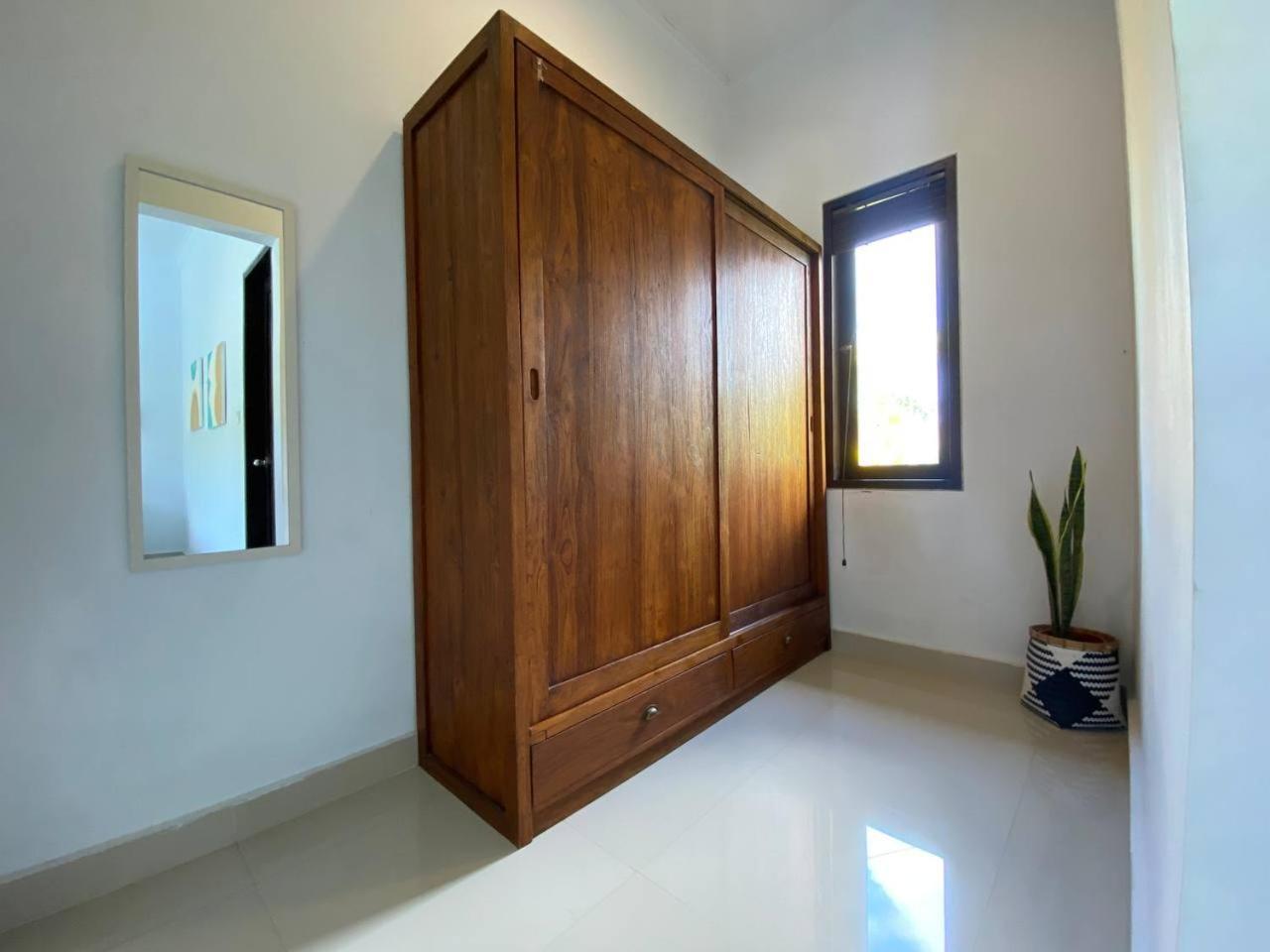 Villa Mayu Dedaries Семиняк Екстериор снимка