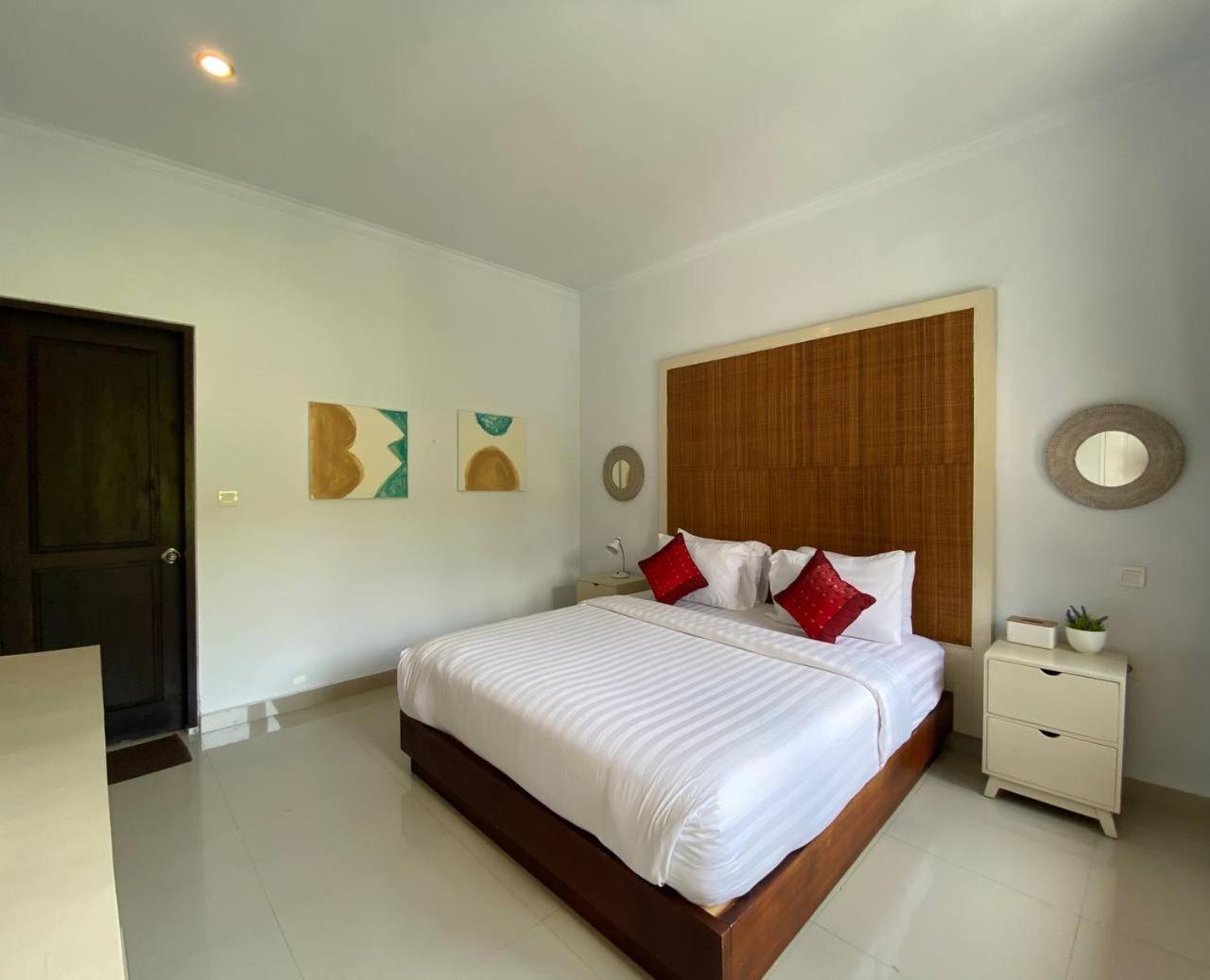 Villa Mayu Dedaries Семиняк Екстериор снимка