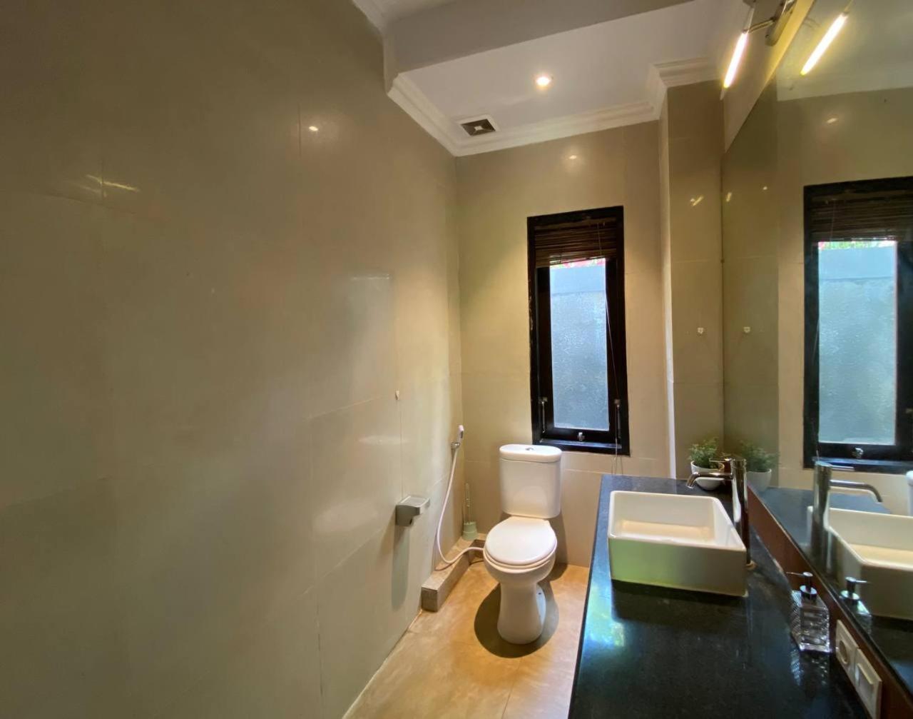 Villa Mayu Dedaries Семиняк Екстериор снимка