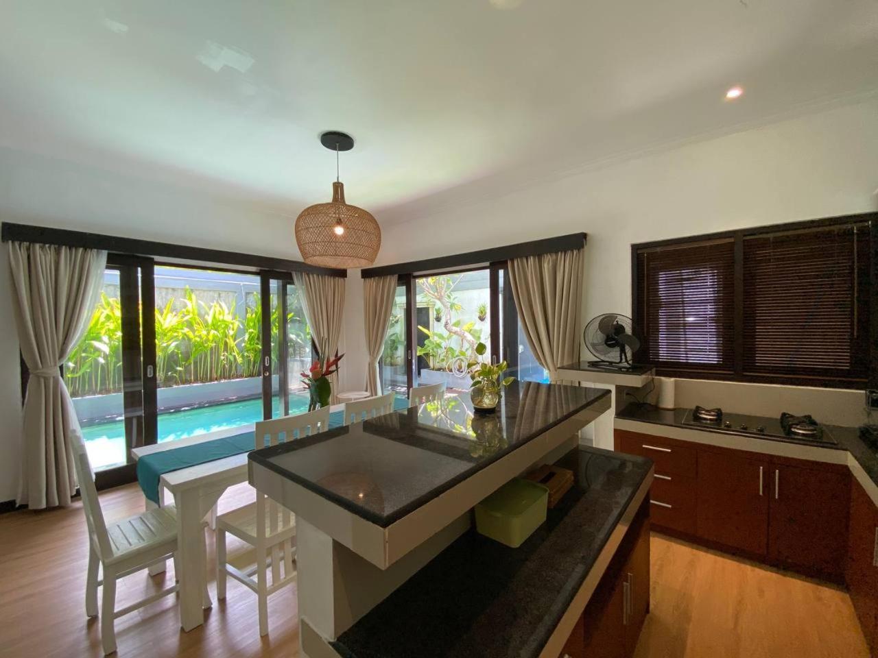 Villa Mayu Dedaries Семиняк Екстериор снимка
