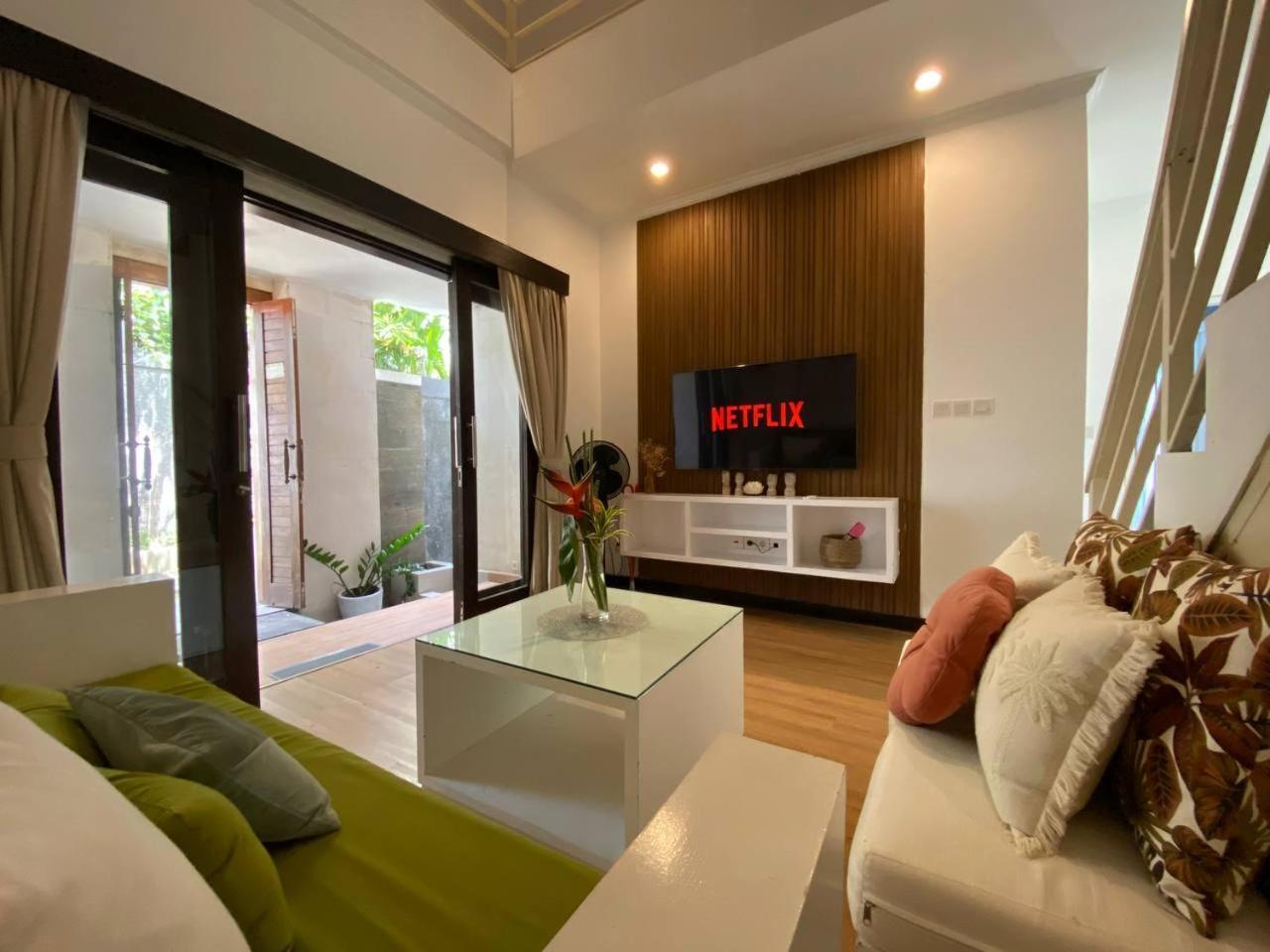 Villa Mayu Dedaries Семиняк Екстериор снимка