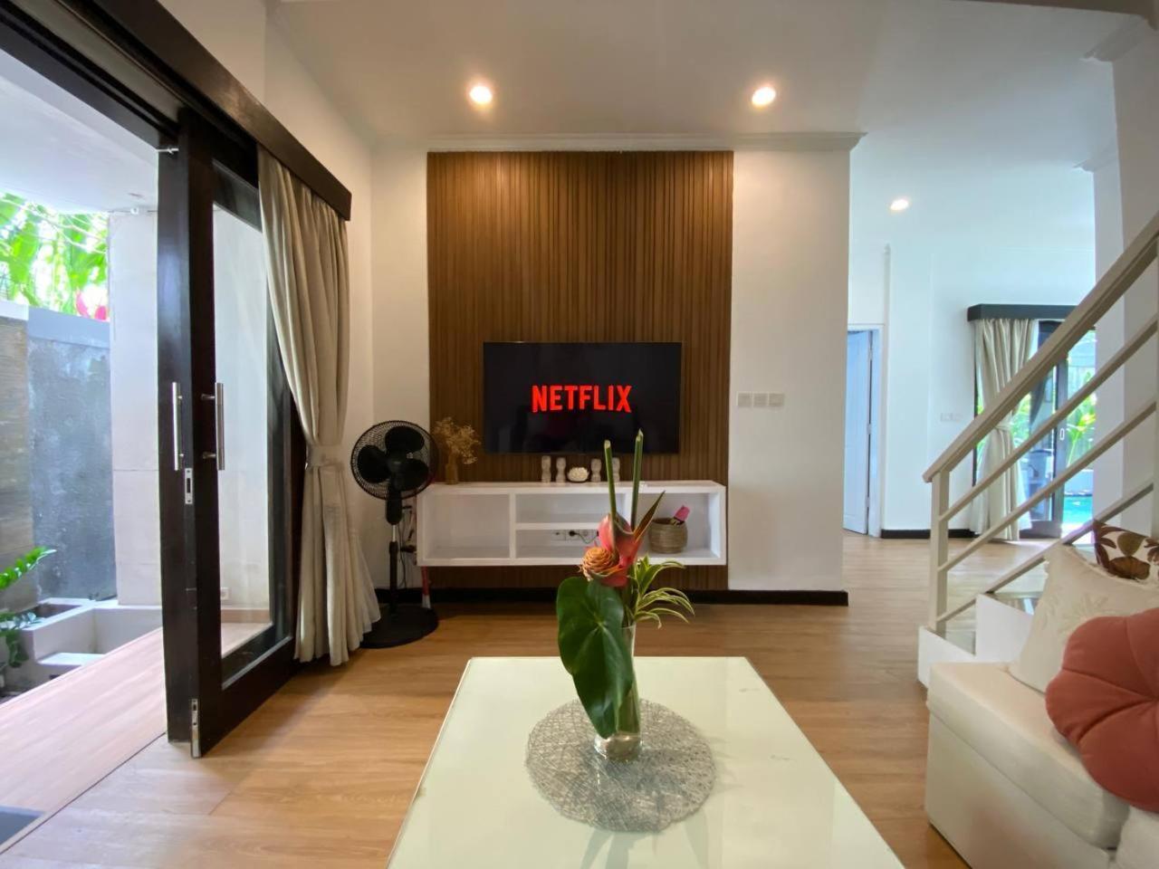 Villa Mayu Dedaries Семиняк Екстериор снимка